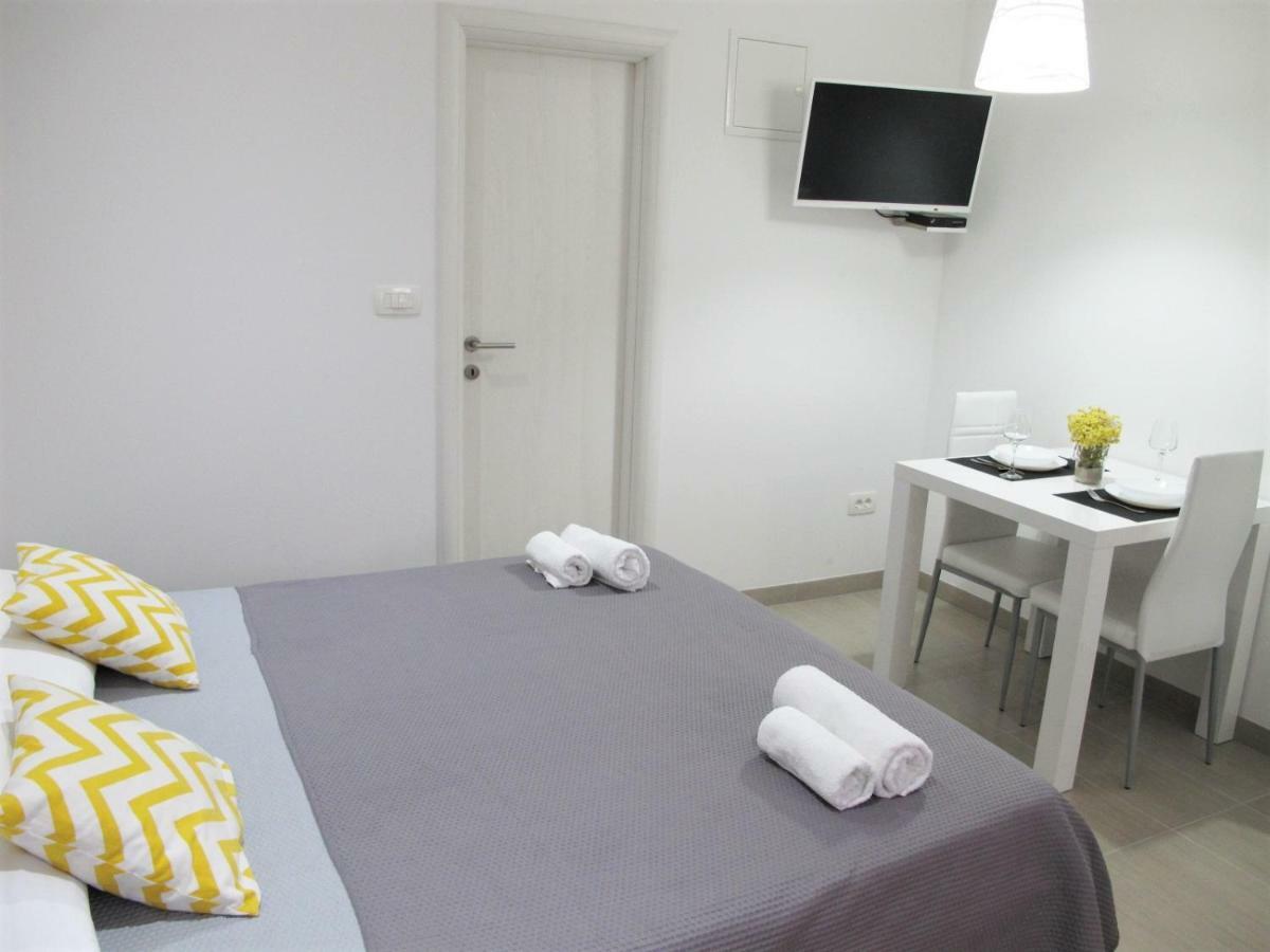 Seaeye Trogir Apartamento Exterior foto